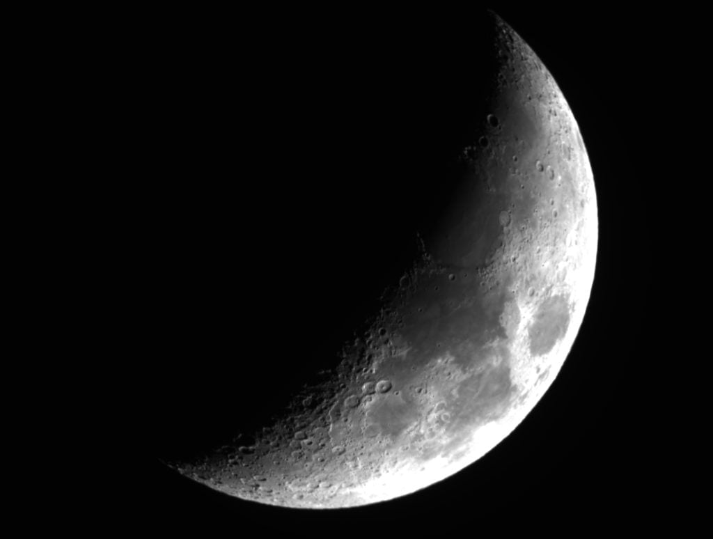 Gîte Vercors, observation de la lune sur téléscope Dobson Orion Goto.