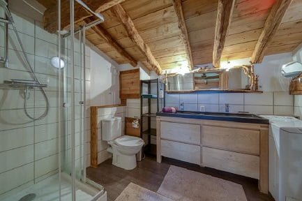 Salle de bain. Hébergement Vercors