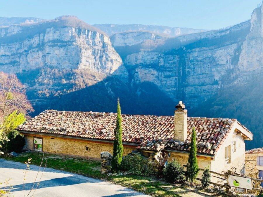 Gîte de charme à Choranche, au coeur du Vercors, proche grotte de Choranche, vue exceptionnelle.